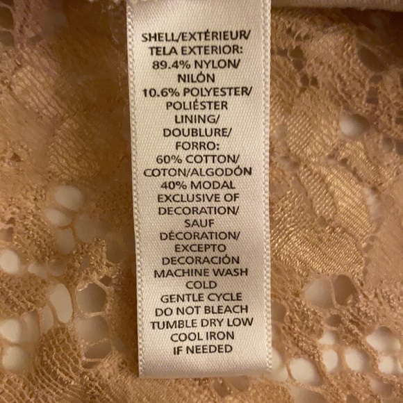 😊FREE😊W/ $35 Purchase - THE LOFT pink tank w/ a keyhole opening on the back - Picture 7 of 9